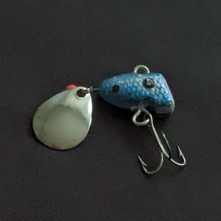 Chas M Six Tackle Little Suzy, 21g, Blue Scale, tail spinner #21917