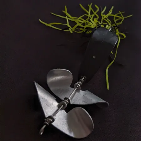 Strike King Timber King, 14g Nero/Giallo, Ondulante Antialga con Elica #23269