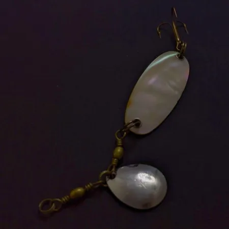 Pflueger Pearl Spoon, Madreperla 7g, Ondulante #24320