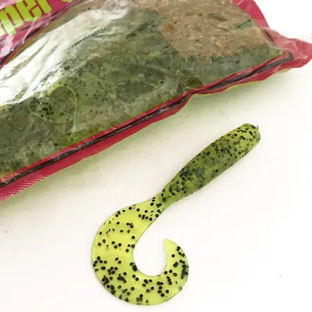 Chompers Single Tail Grub Falcetto, Chartreuse Pepper, 7cm, 15pz, #6681